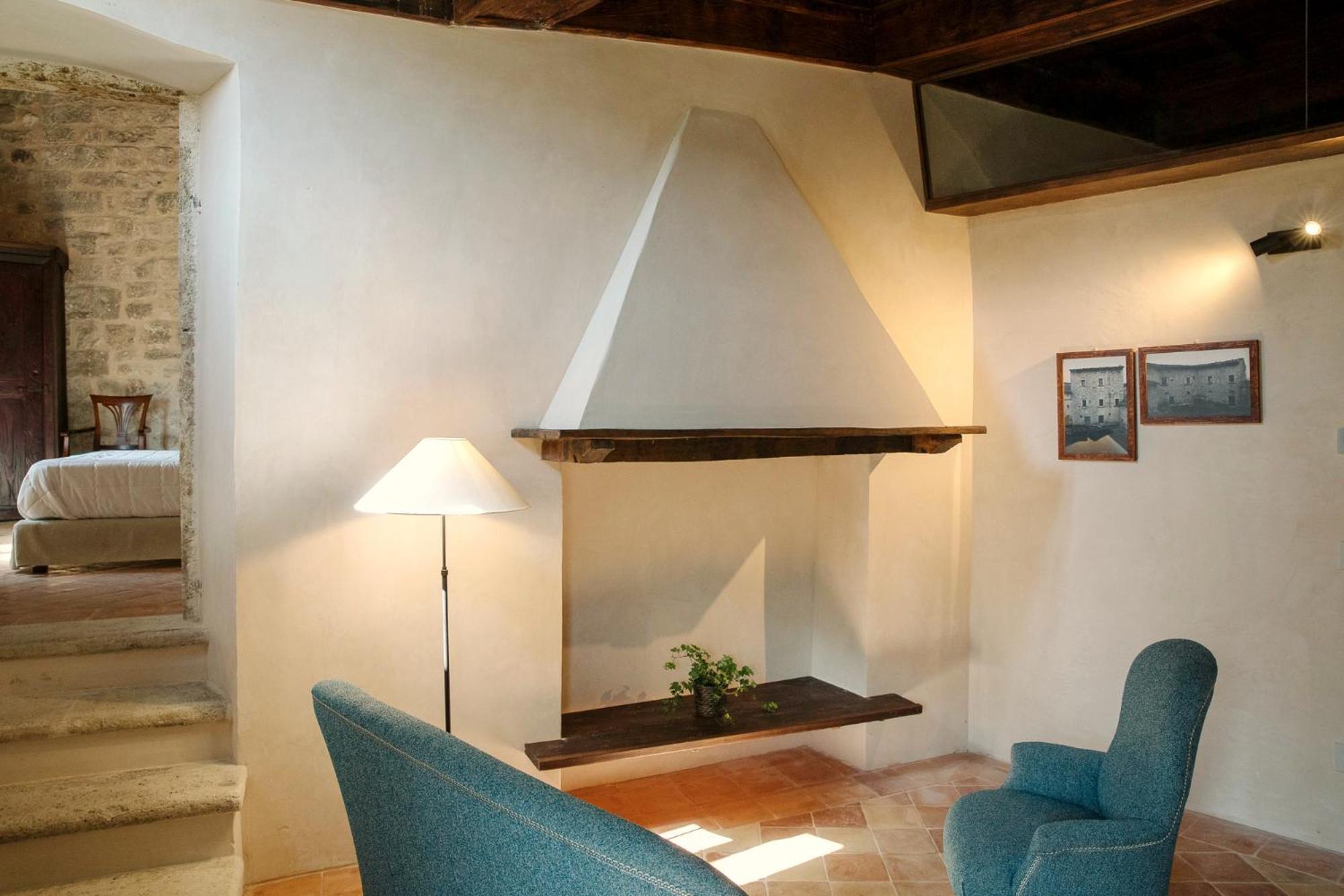 Castel Di Luco Guest house